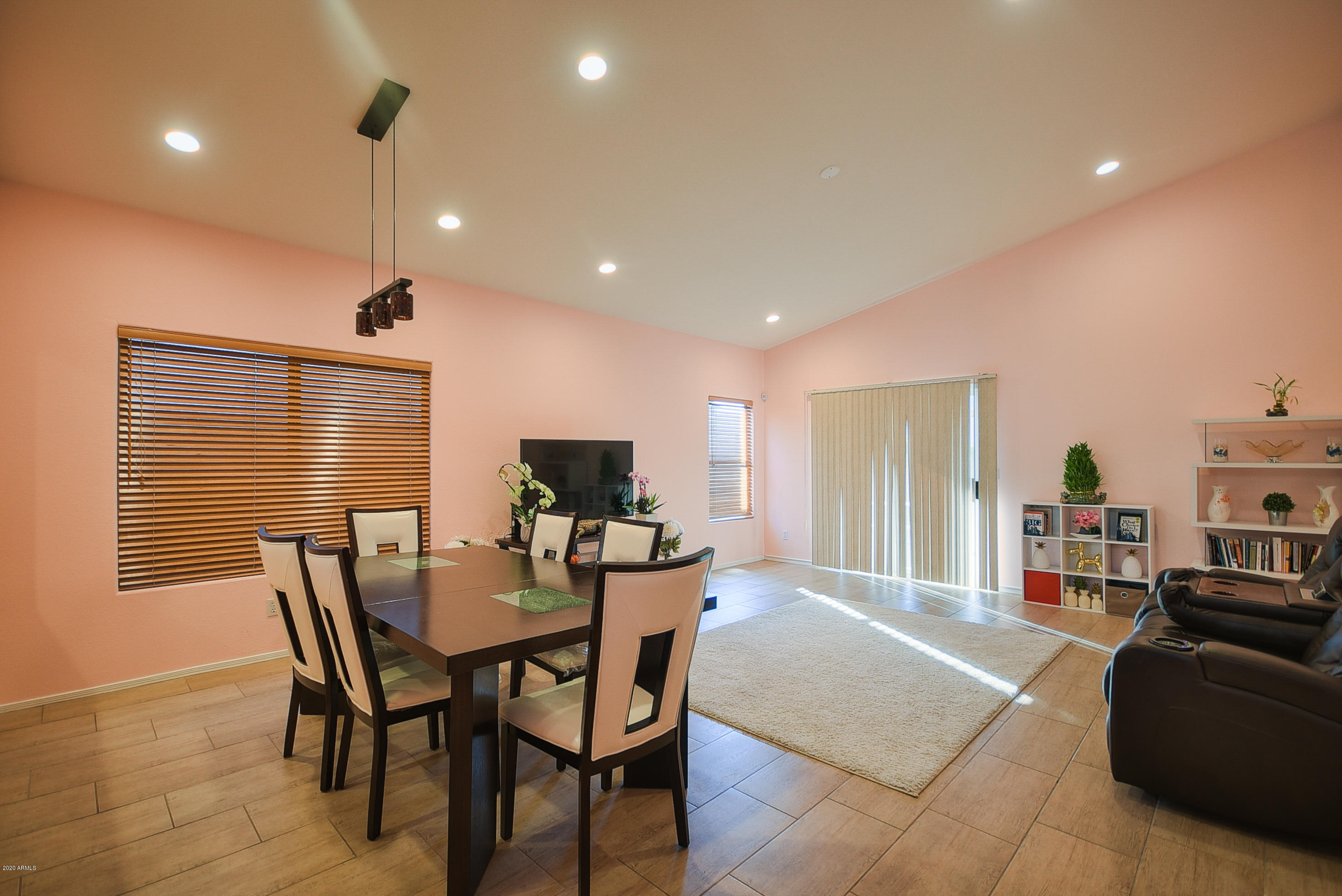 1241 East St John Road Phoenix, AZ 85022 - Photo 6 of 21 10-2