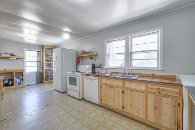 $200,000 | 300 Broad Street, Wartrace, TN 37183