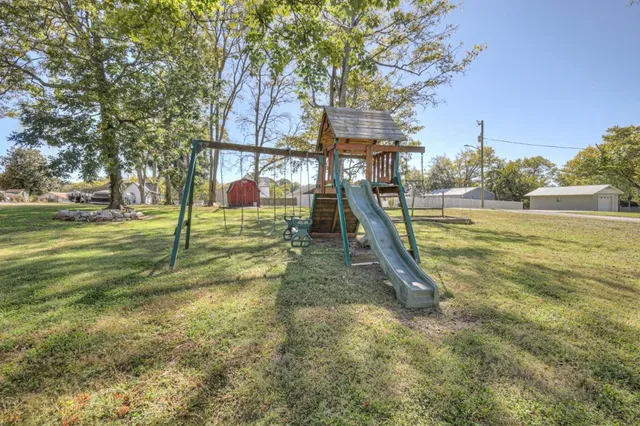 $200,000 | 300 Broad Street, Wartrace, TN 37183