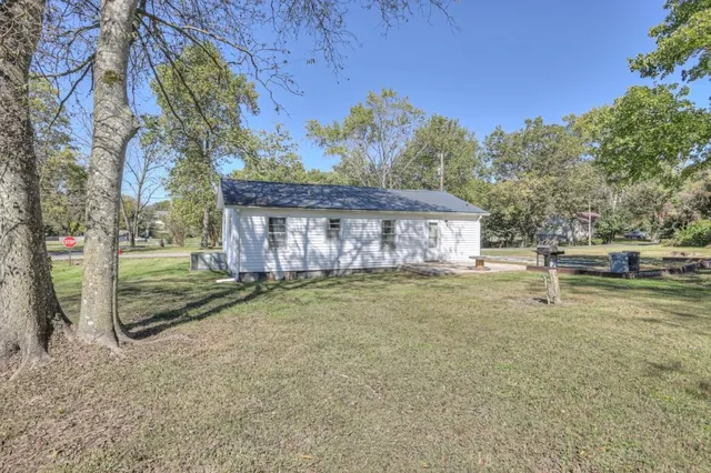 $200,000 | 300 Broad Street, Wartrace, TN 37183