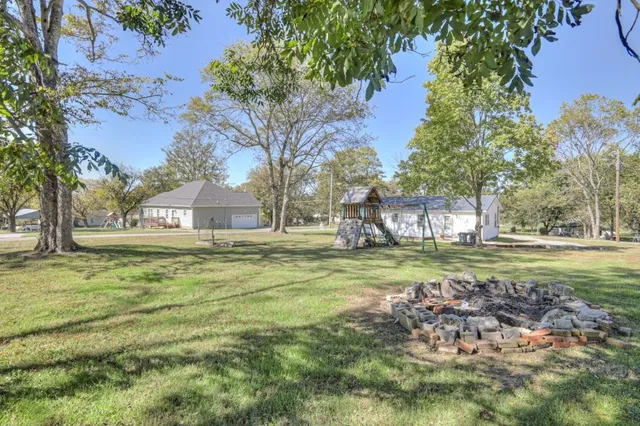 $200,000 | 300 Broad Street, Wartrace, TN 37183