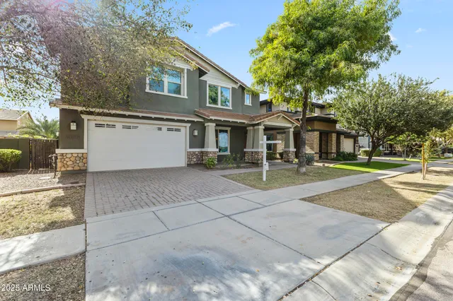 $875,000 | 4107 East Palo Verde Street, Gilbert, AZ 85296