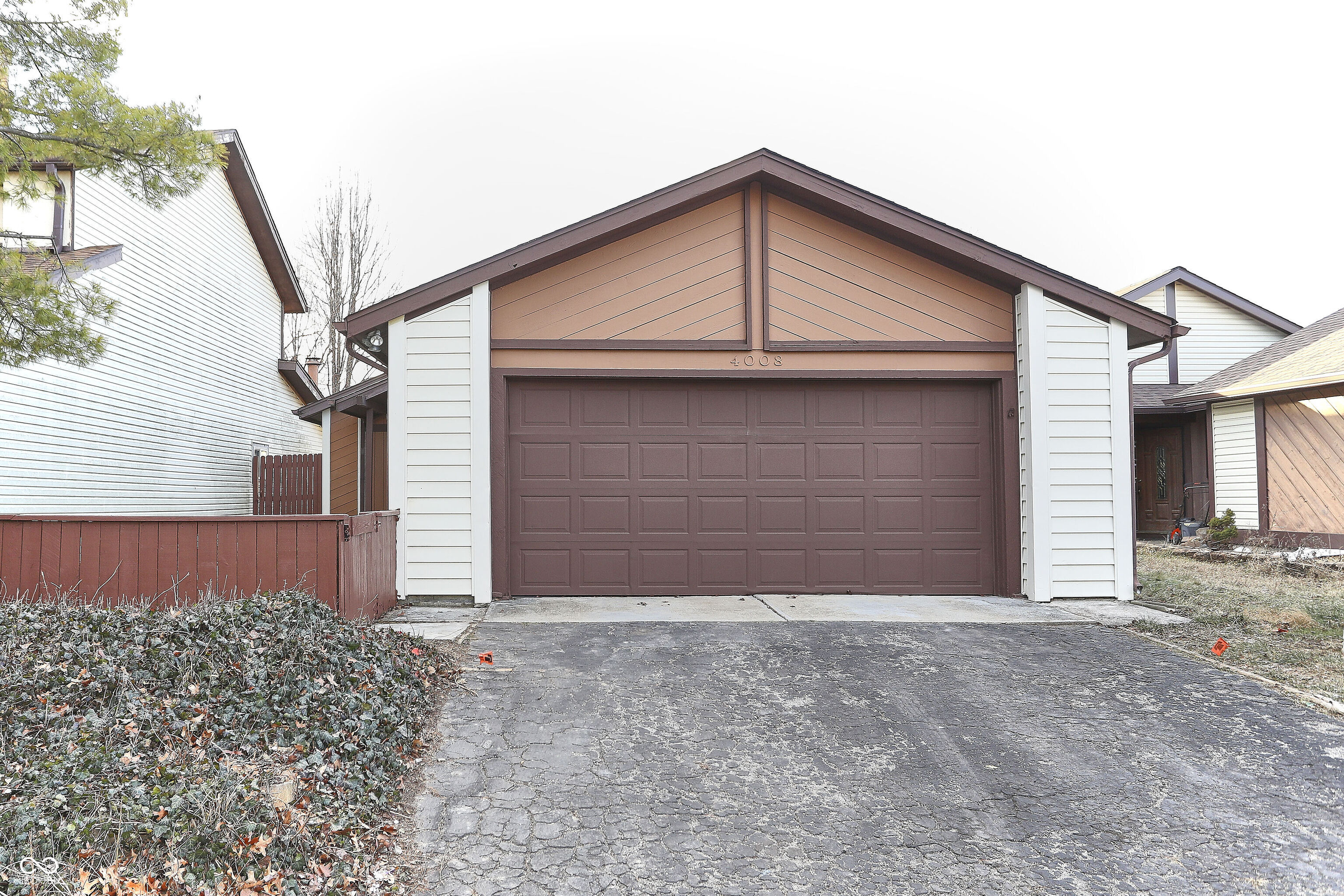 4008 Zinfandel Way Indianapolis, IN 46254 - Photo 2 of 26