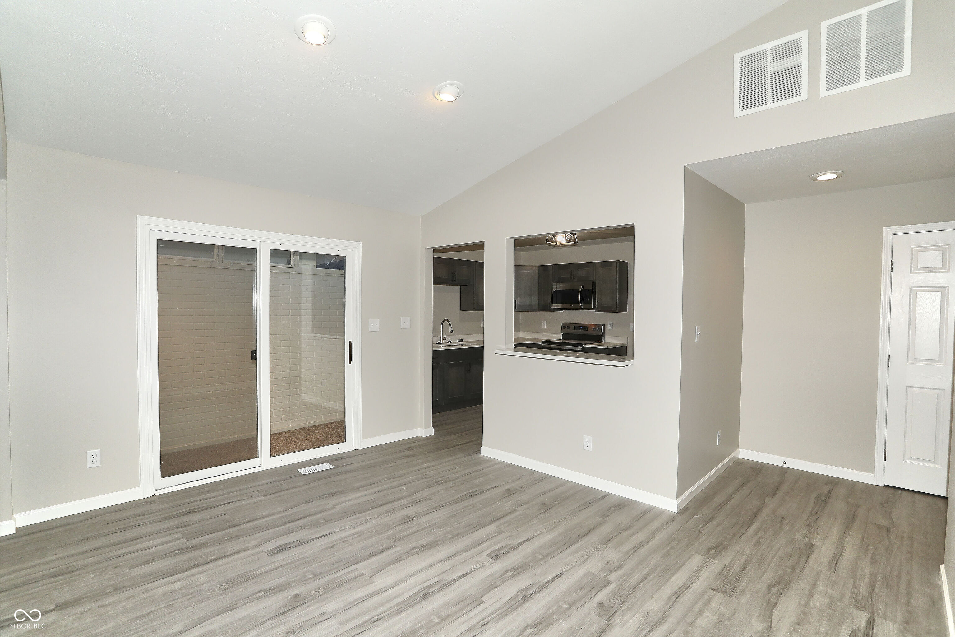 4008 Zinfandel Way Indianapolis, IN 46254 - Photo 4 of 26