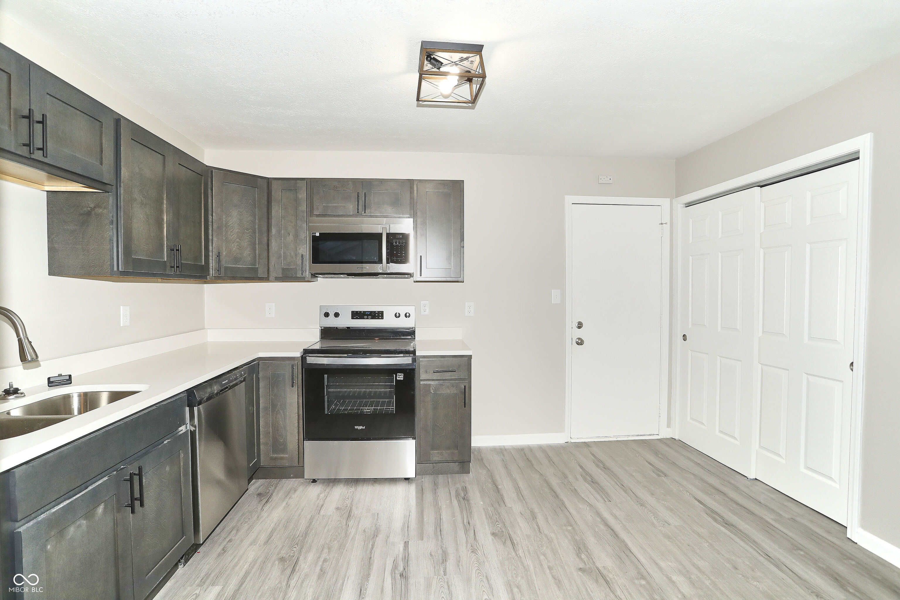 4008 Zinfandel Way Indianapolis, IN 46254 - Photo 6 of 26