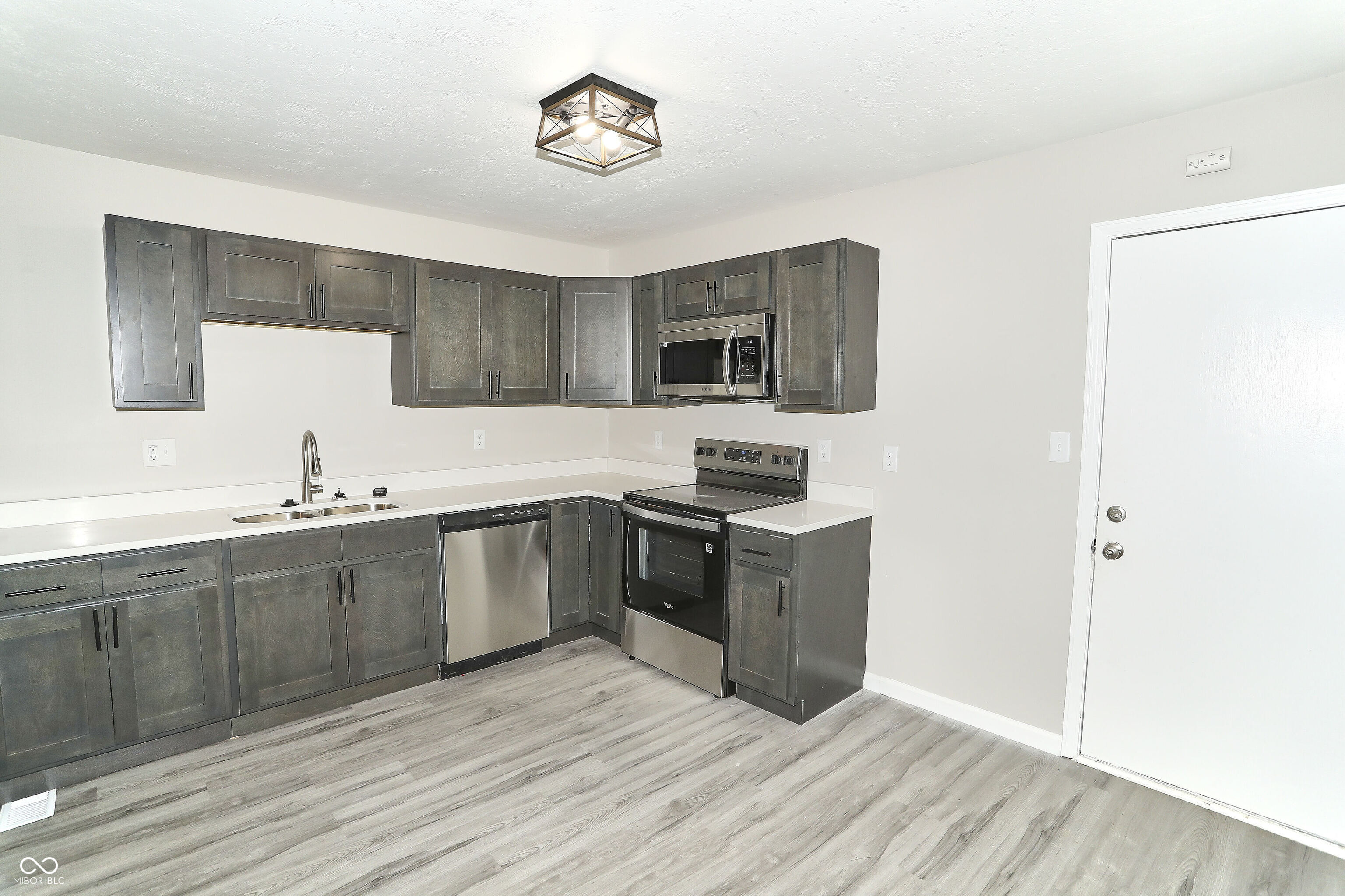 4008 Zinfandel Way Indianapolis, IN 46254 - Photo 7 of 26