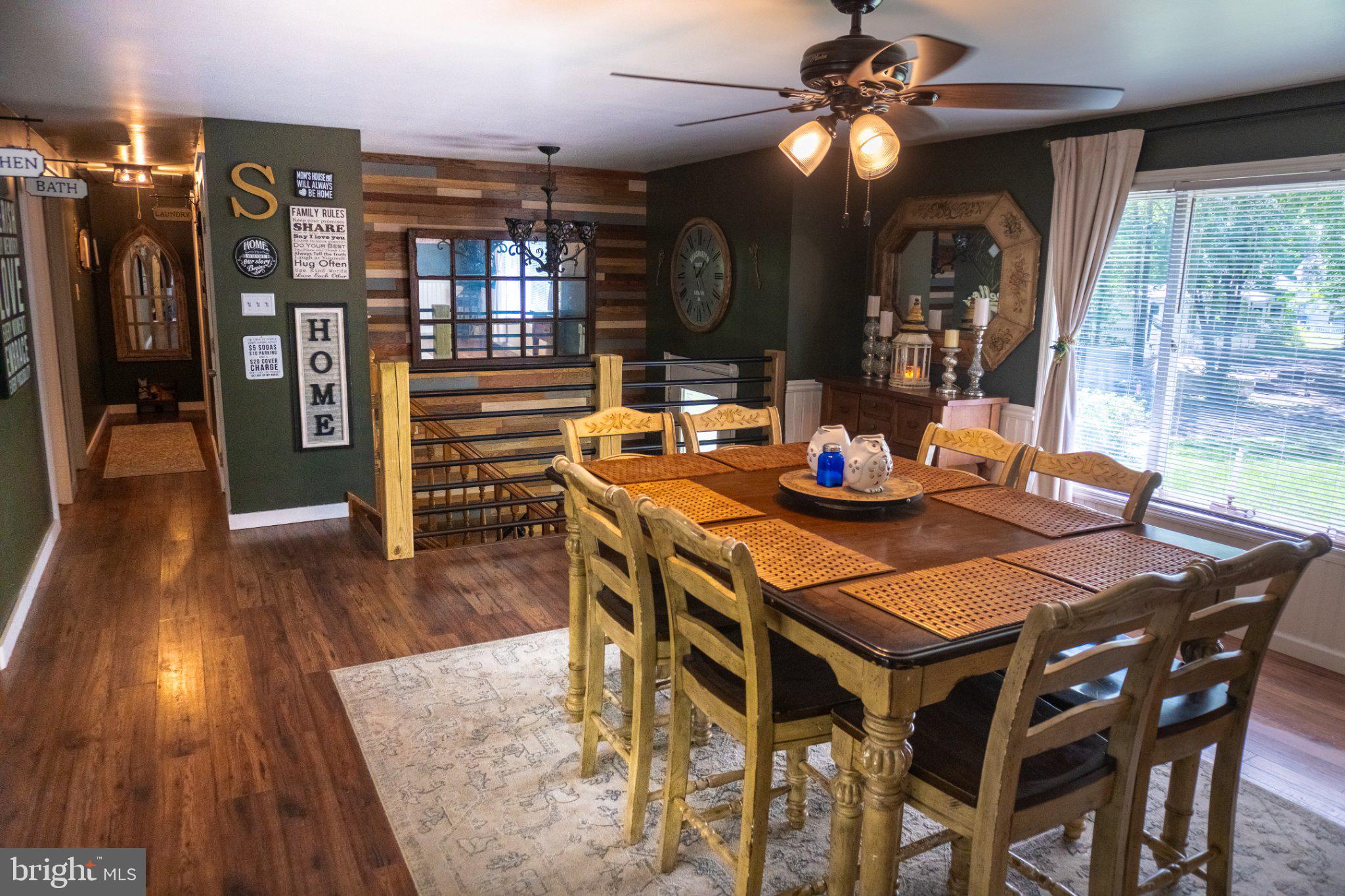 29 Friendship Road Southampton, NJ 08088 - Photo 11 of 28 Inviting dining space with charm.