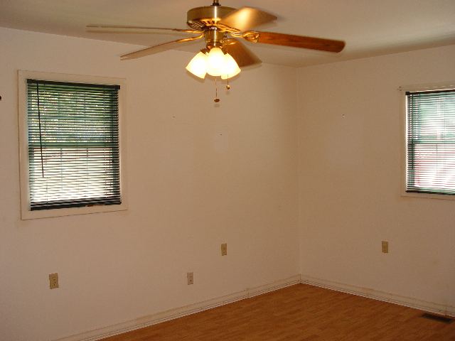 298 Cobb Bridge Road Westminster, SC 29693 - Photo 6 of 9 Gallery Image 6