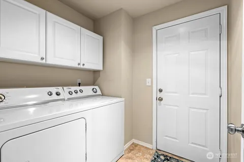 $950,000 | 1331 Blaine Avenue Northeast, Renton, WA 98056