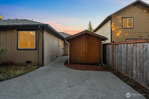 $950,000 | 1331 Blaine Avenue Northeast, Renton, WA 98056