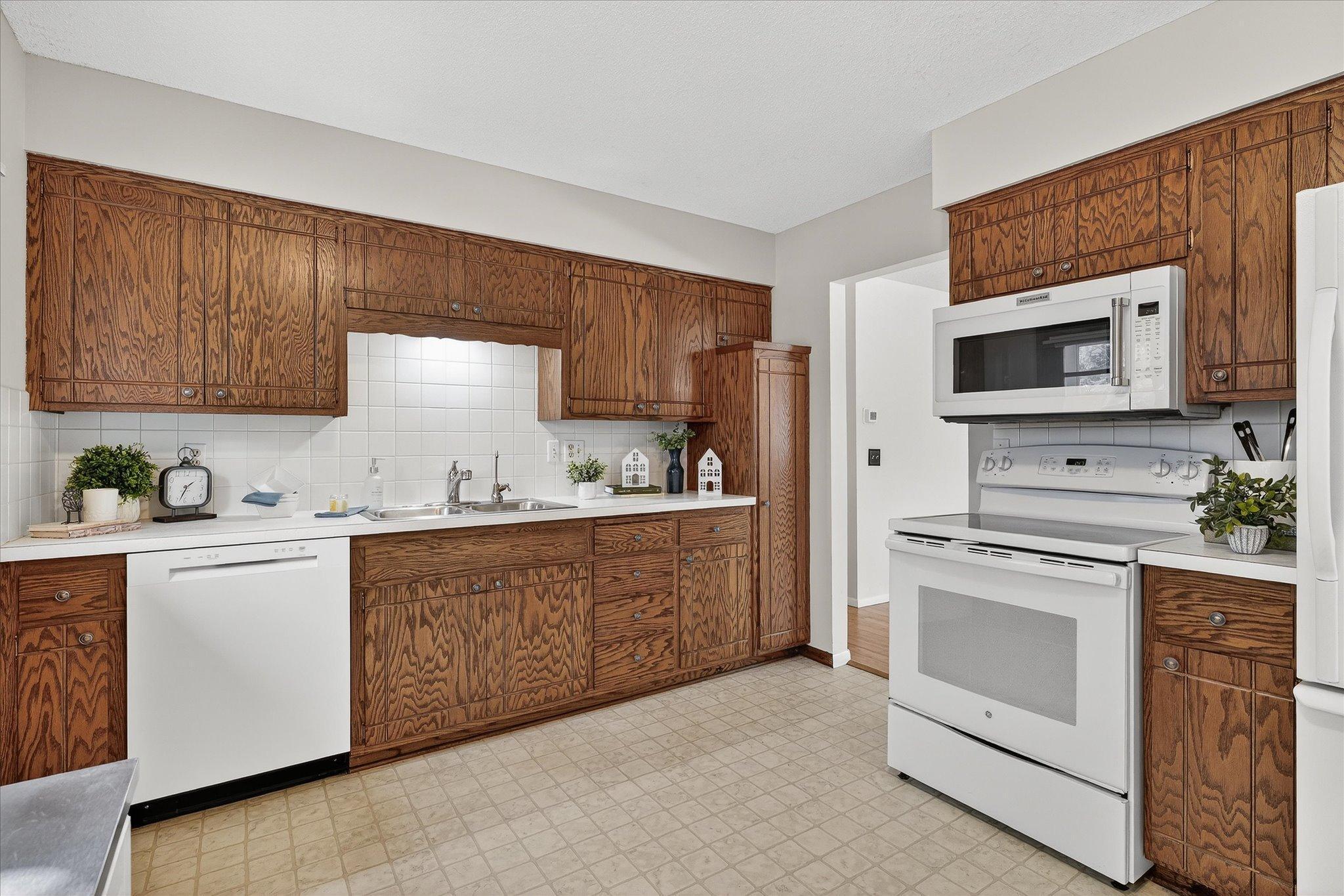 4600 Boone Avenue North New Hope, MN 55428 - Photo 14 of 57