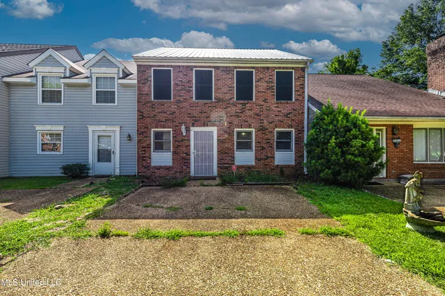 $1,350 | 394 Brookwood Lake Place, Byram, MS 39272