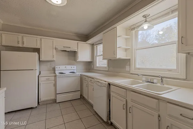 $1,350 | 394 Brookwood Lake Place, Byram, MS 39272