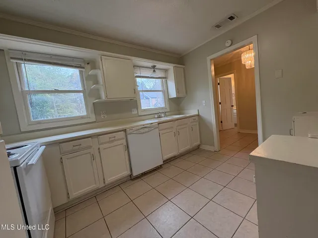 $1,350 | 394 Brookwood Lake Place, Byram, MS 39272