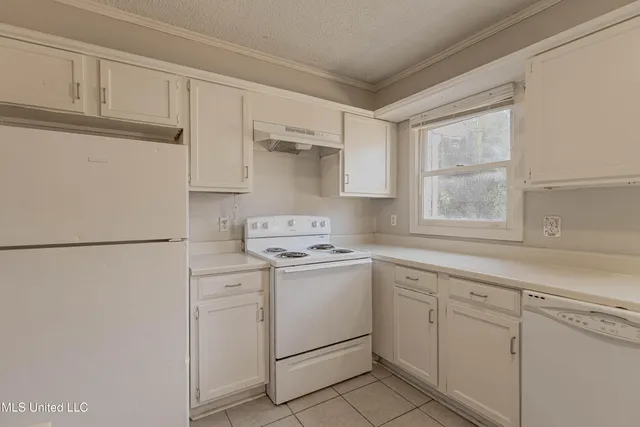 $1,350 | 394 Brookwood Lake Place, Byram, MS 39272