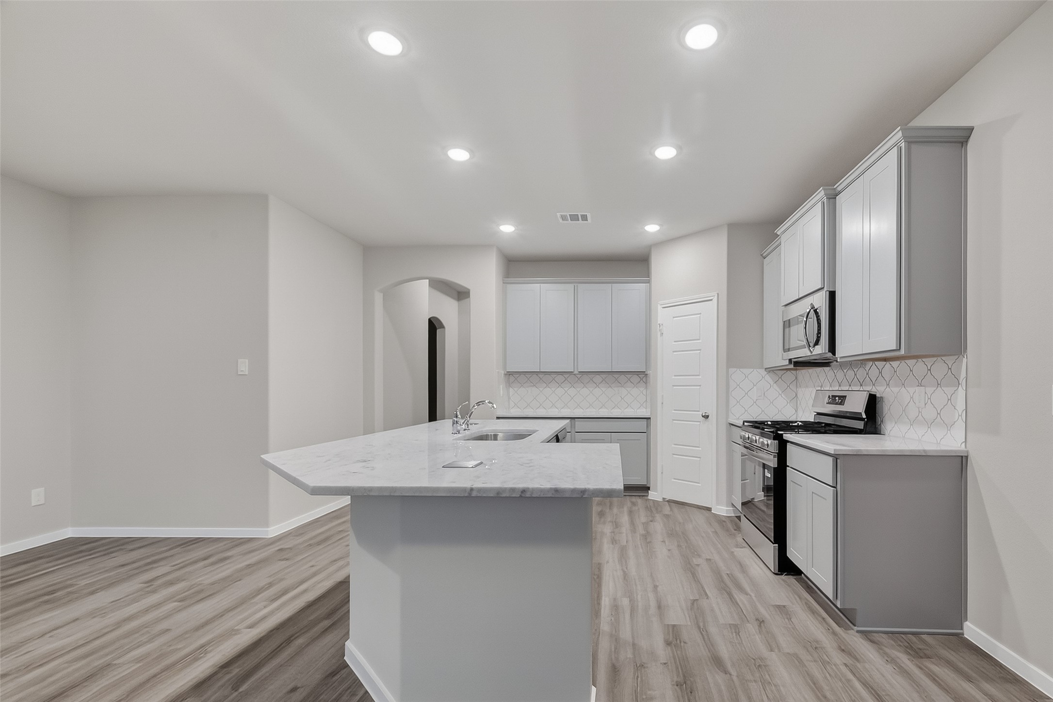 2119 Spring Hollow Drive Baytown, TX 77521 - Photo 15 of 46