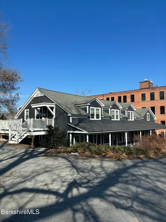 $2,250 | 173 Water Street, Unit 5, Williamstown, MA 01267