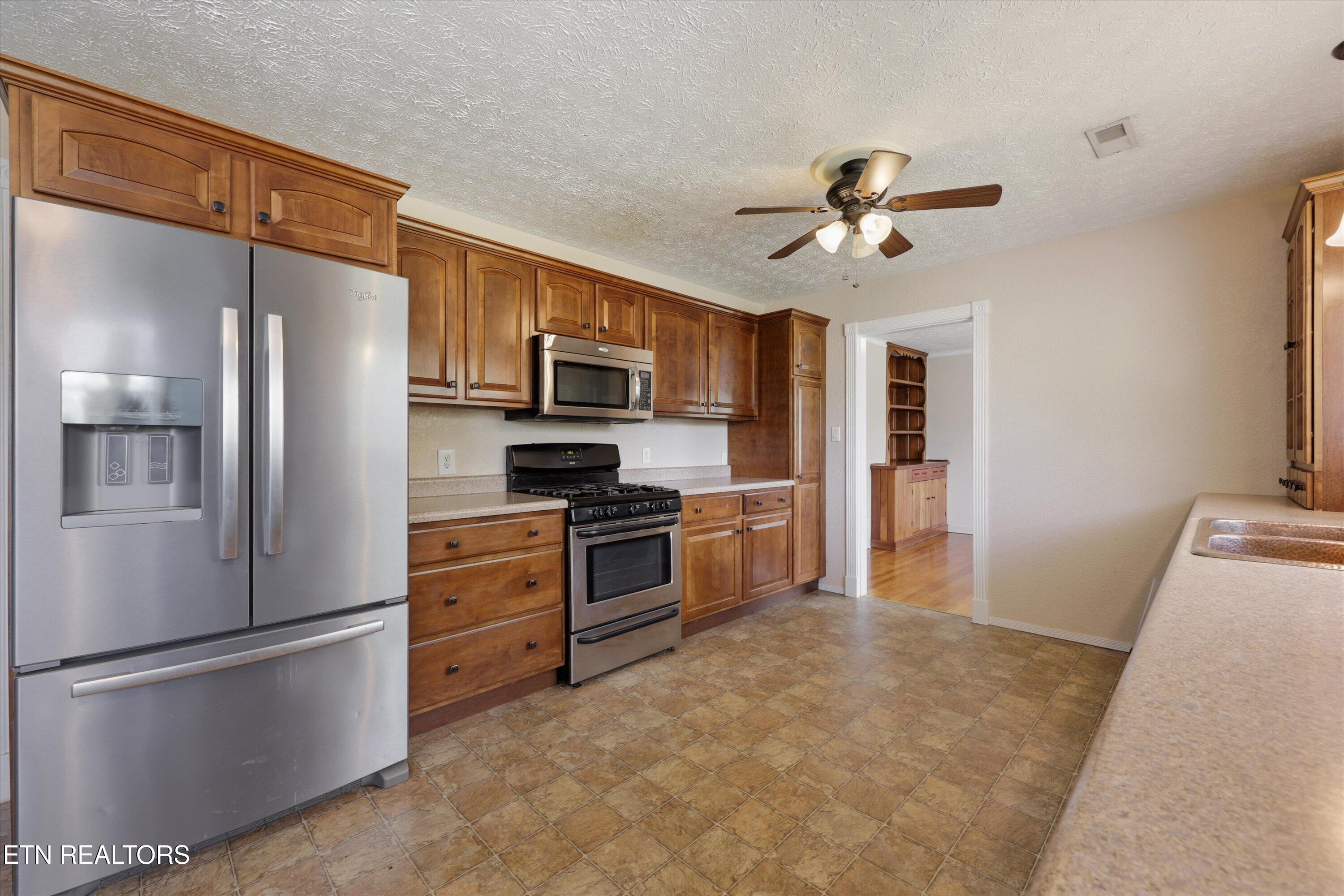 115 Spring Street Wartburg, TN 37887 - Photo 12 of 27 14-115 Spring St 17