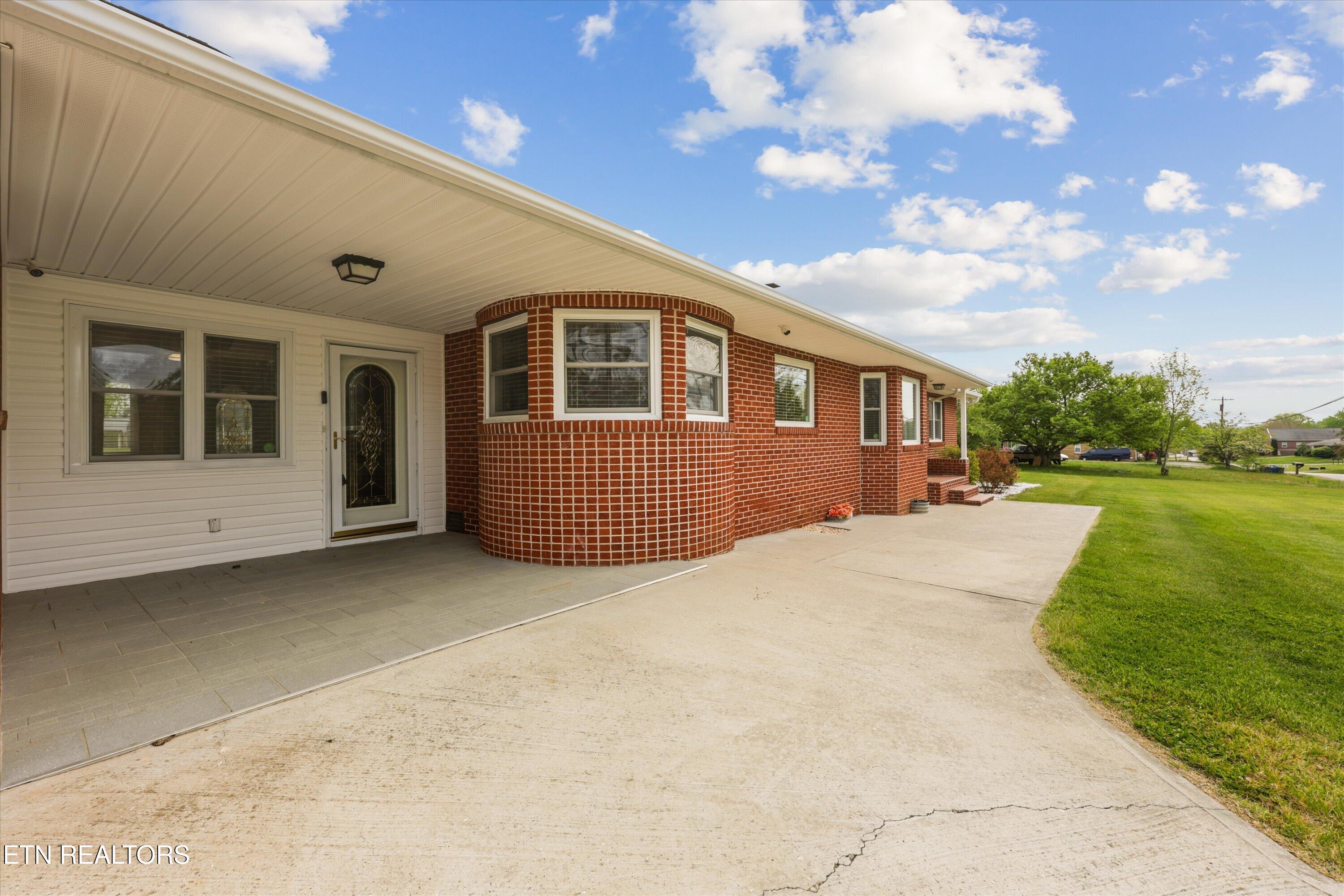 115 Spring Street Wartburg, TN 37887 - Photo 4 of 27 06-115 Spring St 35