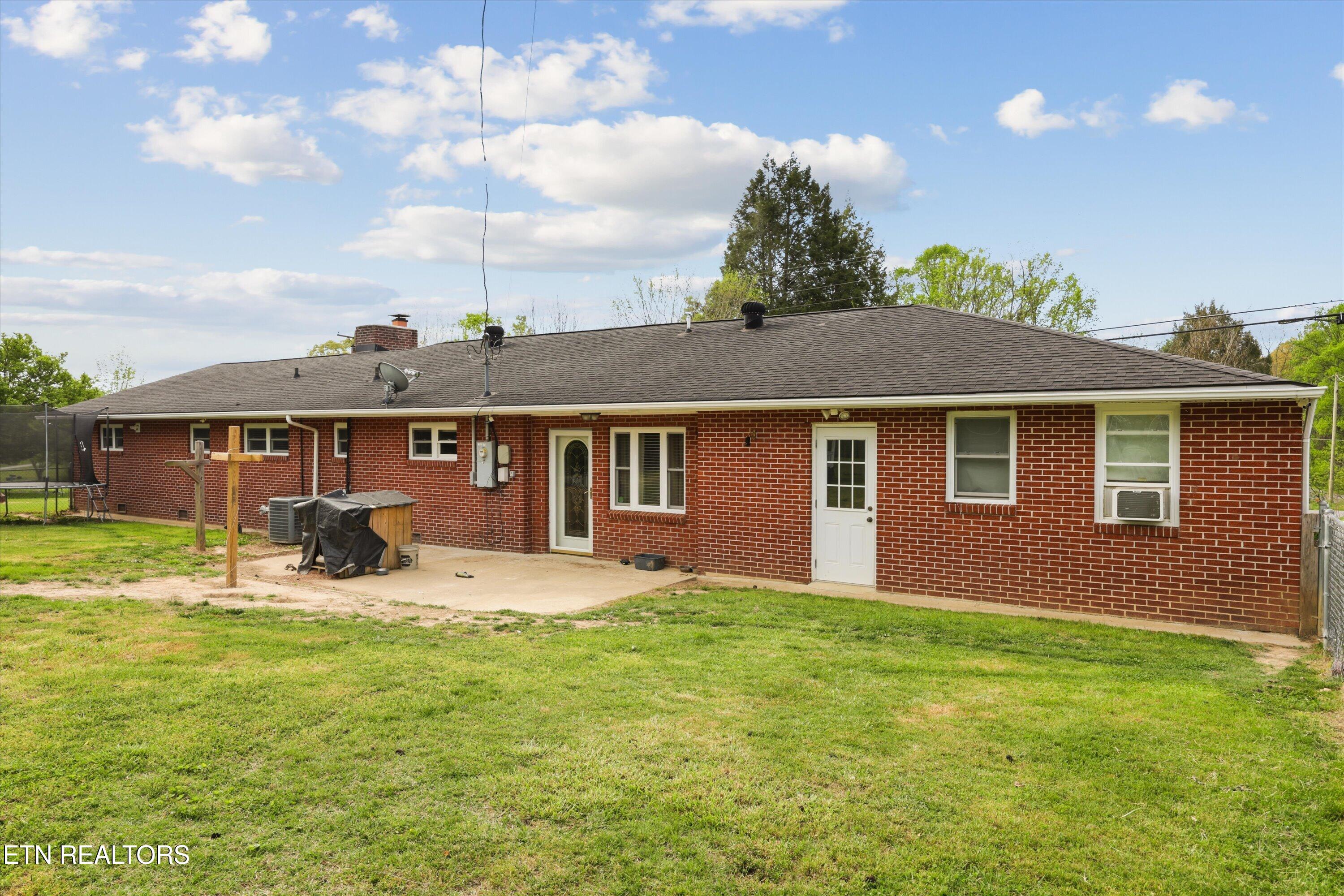 115 Spring Street Wartburg, TN 37887 - Photo 7 of 27 28-115 Spring St 22