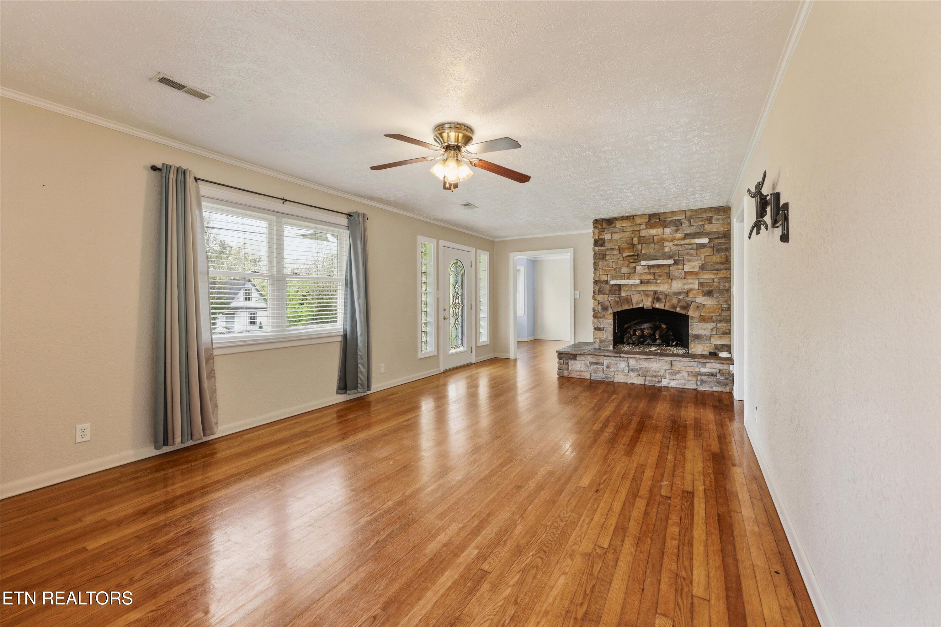 115 Spring Street Wartburg, TN 37887 - Photo 8 of 27 09-115 Spring St 03