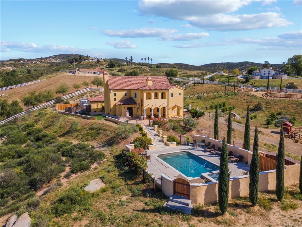 39150 Vía De Oro Temecula, CA 92592 - Photo 2 of 60