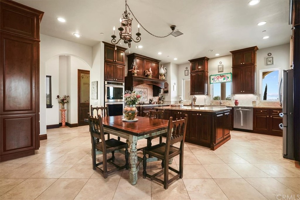39150 Vía De Oro Temecula, CA 92592 - Photo 9 of 60 Open to living room