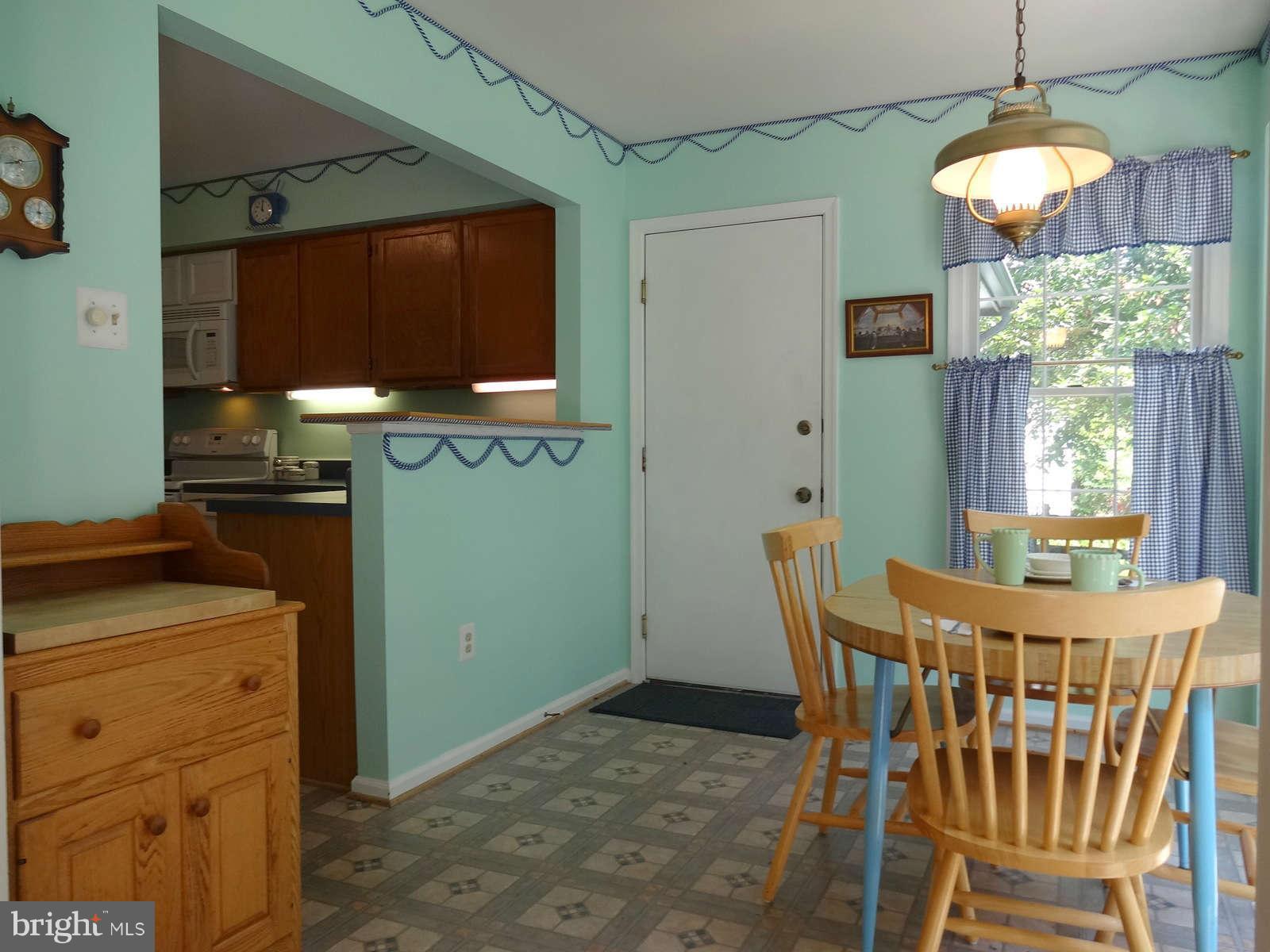 312 Pytchley Run Annapolis, MD 21403 - Photo 8 of 30 Breakfast Room and Kitchen