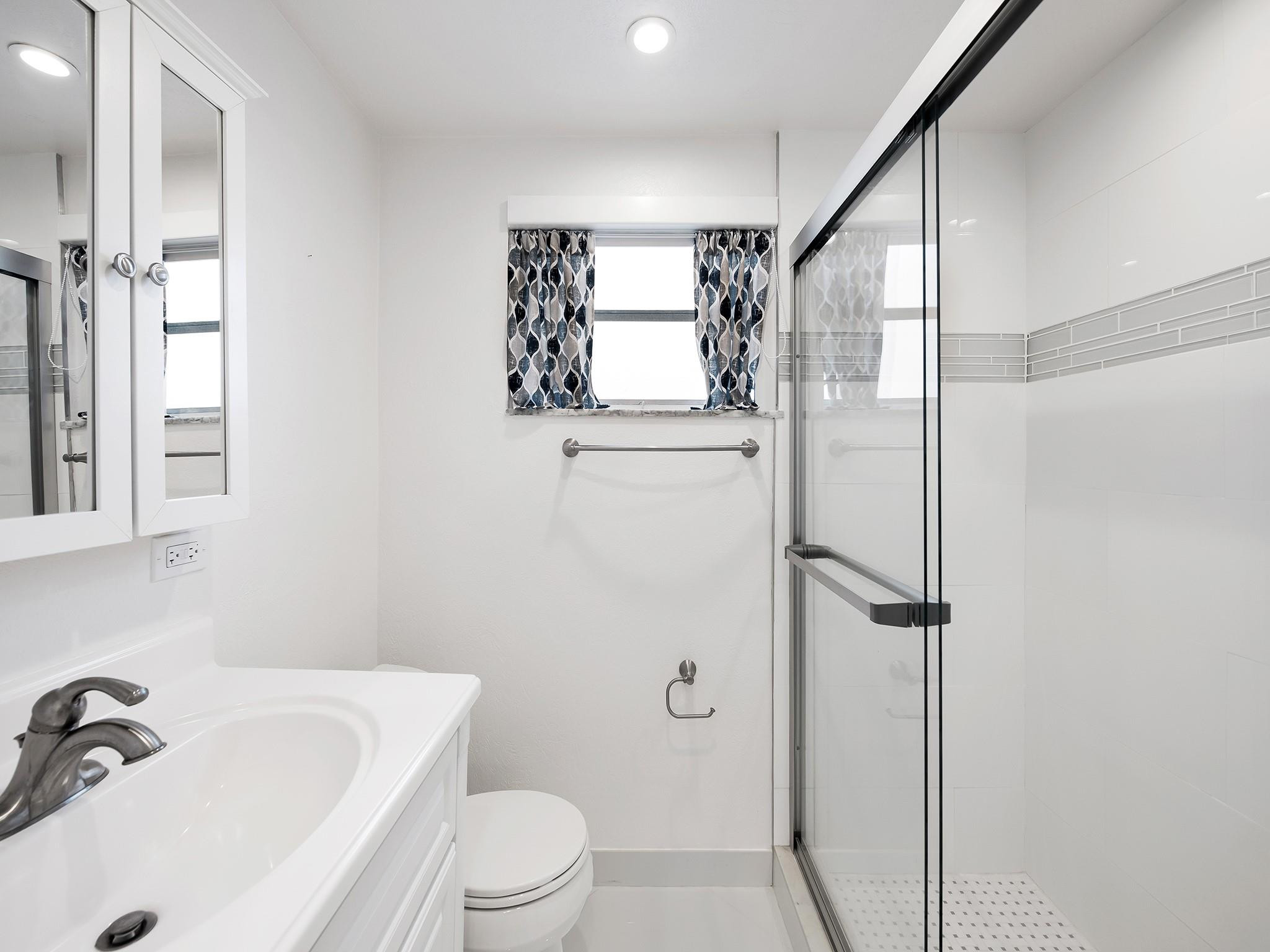 329 Southeast 3rd Street, Unit 305P Hallandale Beach, FL 33009 - Photo 17 of 23 Photo 17