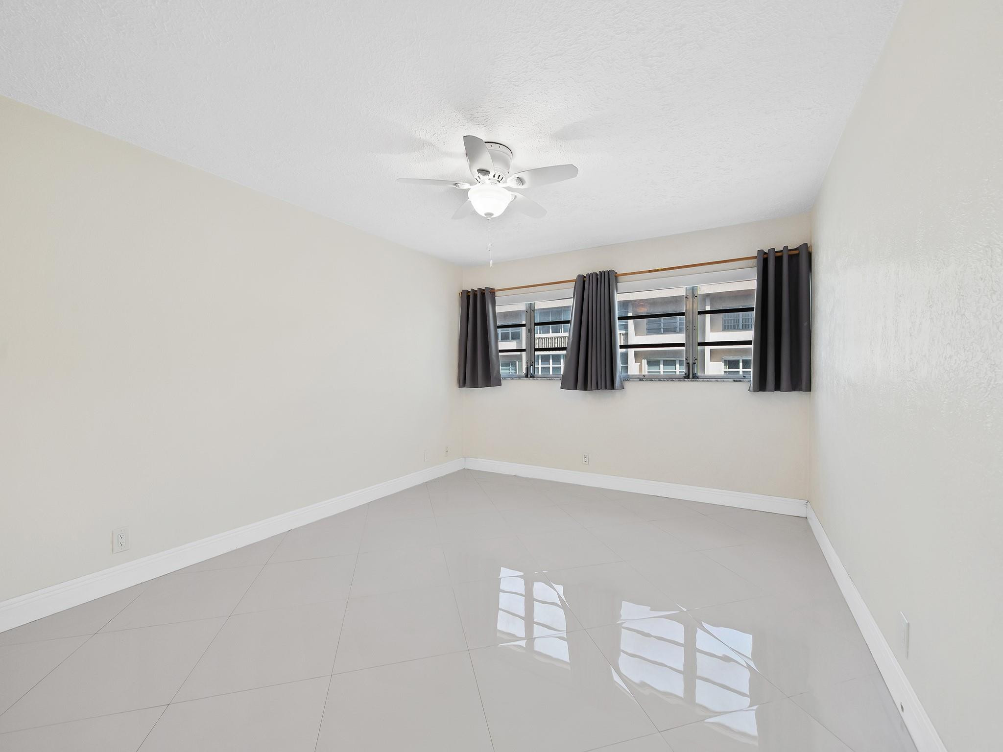 329 Southeast 3rd Street, Unit 305P Hallandale Beach, FL 33009 - Photo 8 of 23 Photo 8