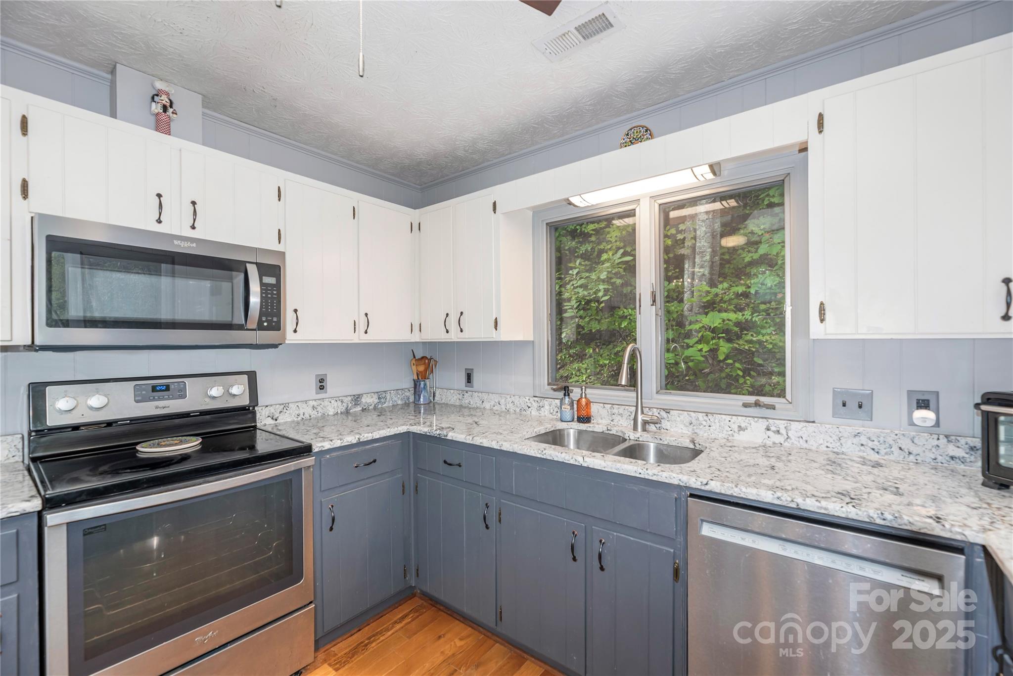 737 Setzercove Road Maggie Valley, NC 28751 - Photo 11 of 47