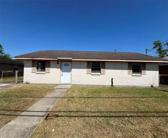 $99,000 | 2712 Guerra Drive, Violet, LA 70092
