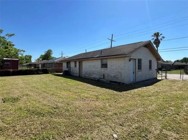 $99,000 | 2712 Guerra Drive, Violet, LA 70092