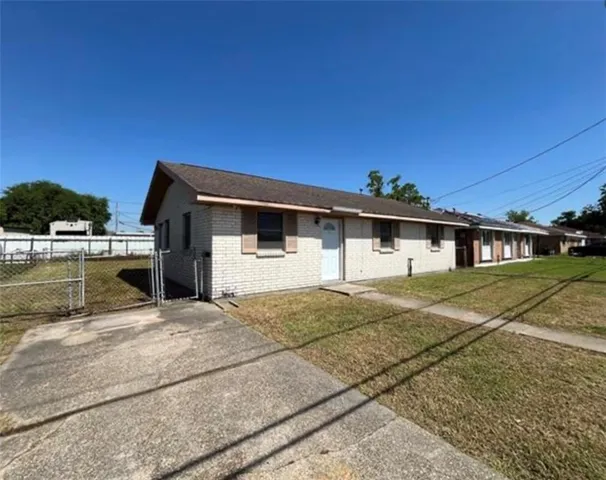 $99,000 | 2712 Guerra Drive, Violet, LA 70092