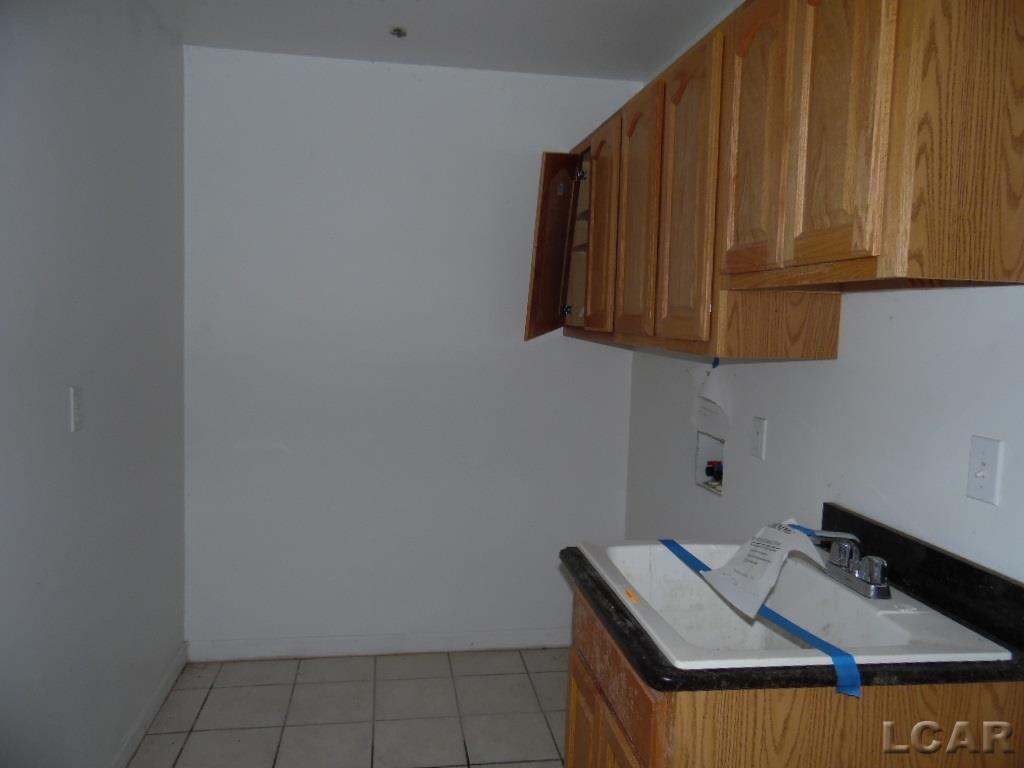 46820 Wear Road Belleville, MI 48111 - Photo 10 of 16 31340725-9.JPG
