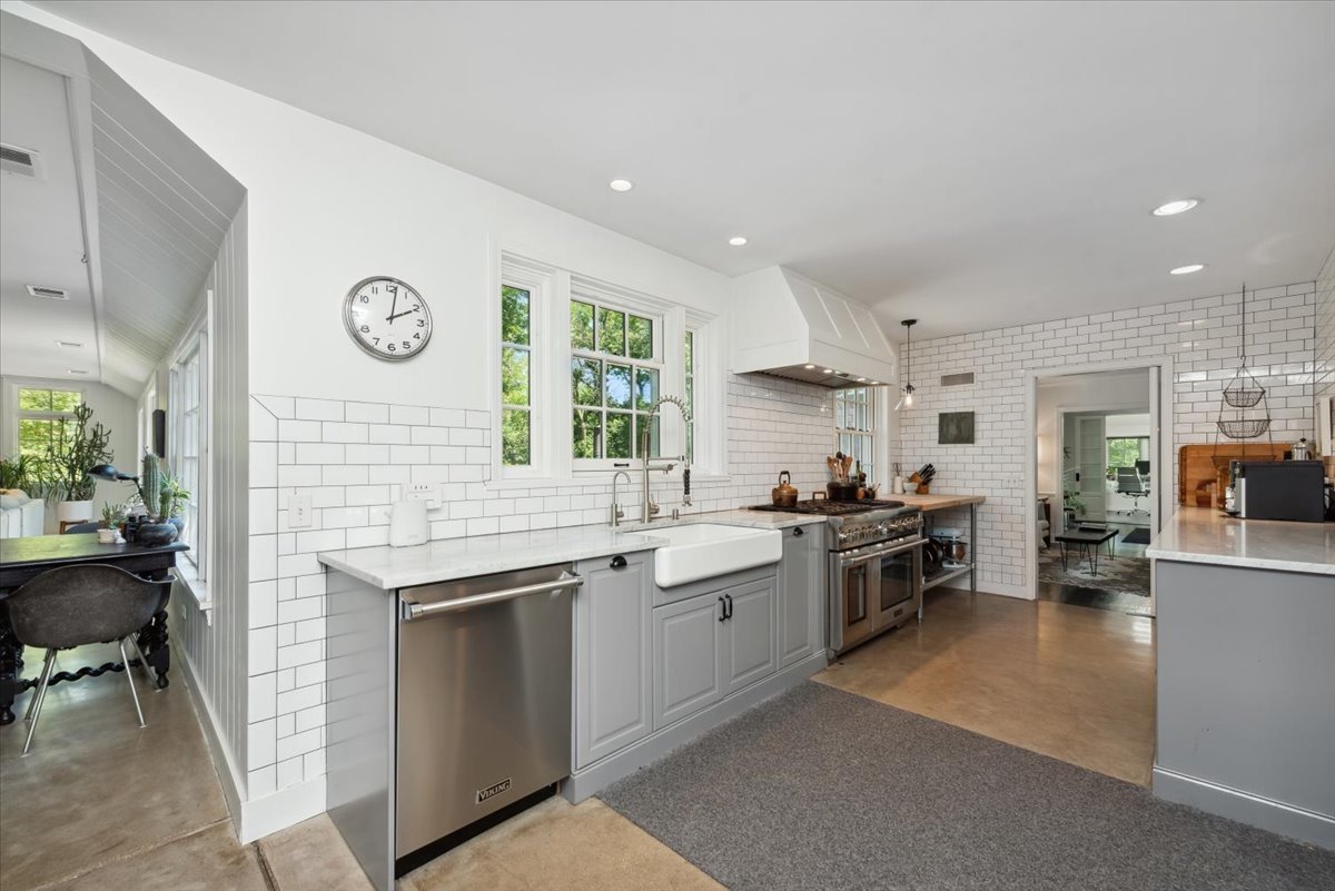 2570 Riverwoods Road Riverwoods, IL 60015 - Photo 20 of 66