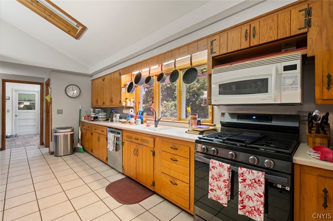 7330 Obrien Road Van Buren, NY 13027 - Photo 6 of 24