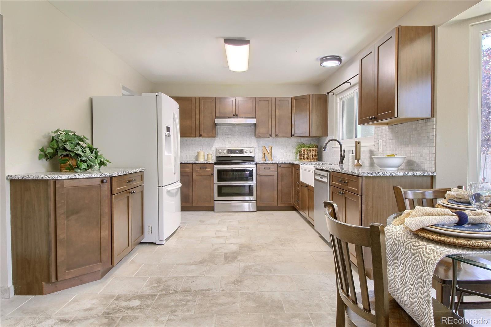 9245 Windsor Way Highlands Ranch, CO 80126 - Photo 6 of 40 Gallery Image 6