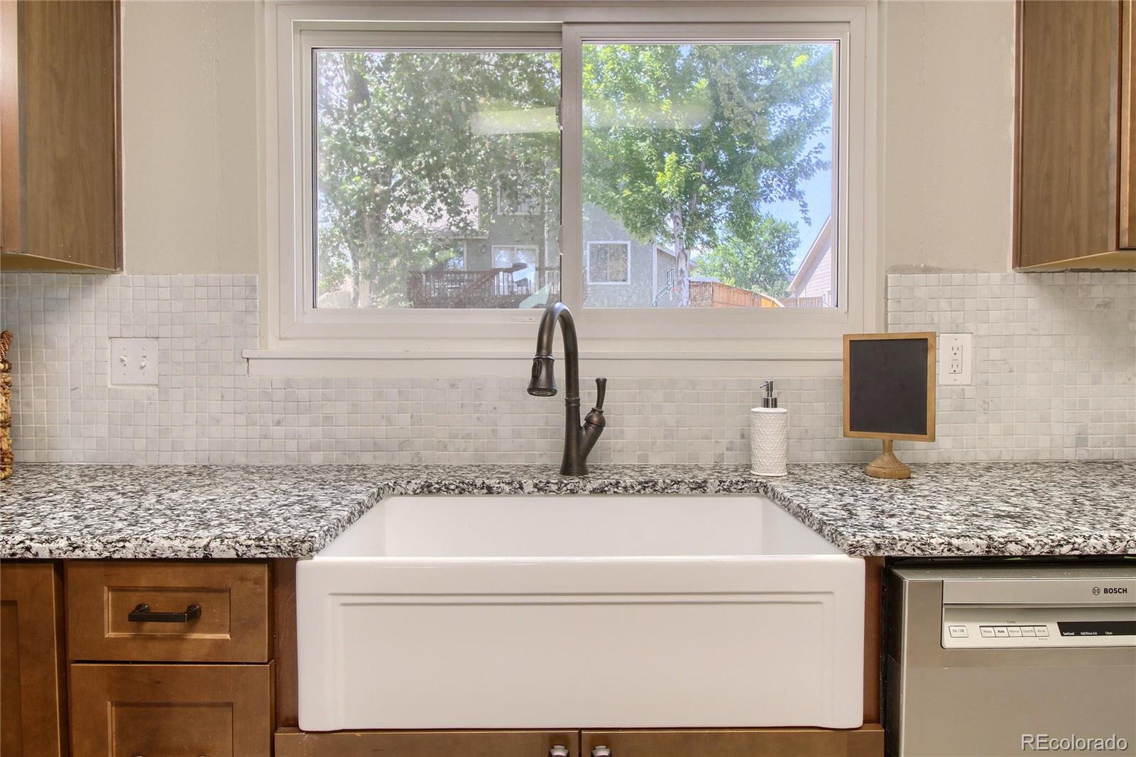 9245 Windsor Way Highlands Ranch, CO 80126 - Photo 8 of 40 Gallery Image 8