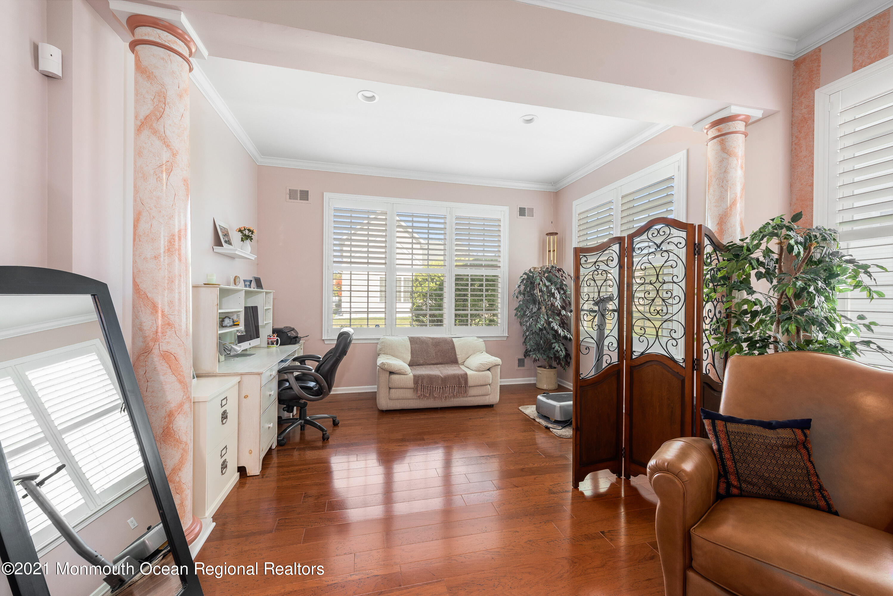 12 Muirfield Road Jackson, NJ 08527 - Photo 22 of 49 a living room with furniture and a large window