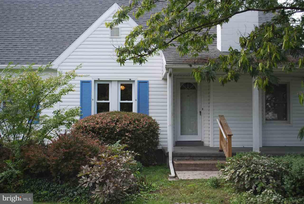 1832 Spring Road Carlisle, PA 17013 - Photo 2 of 18 Gallery Image 2
