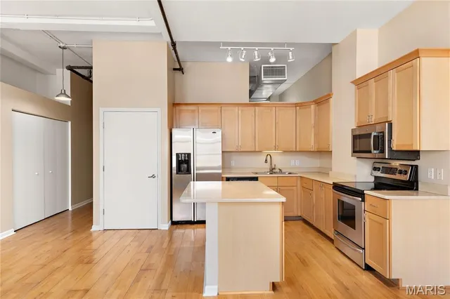 $140,000 | 1501 Locust Street, Unit 601, St. Louis, MO 63103