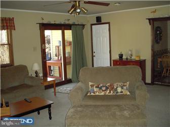 16 Mill Road Shamong, NJ 08088 - Photo 3 of 9 Family Room