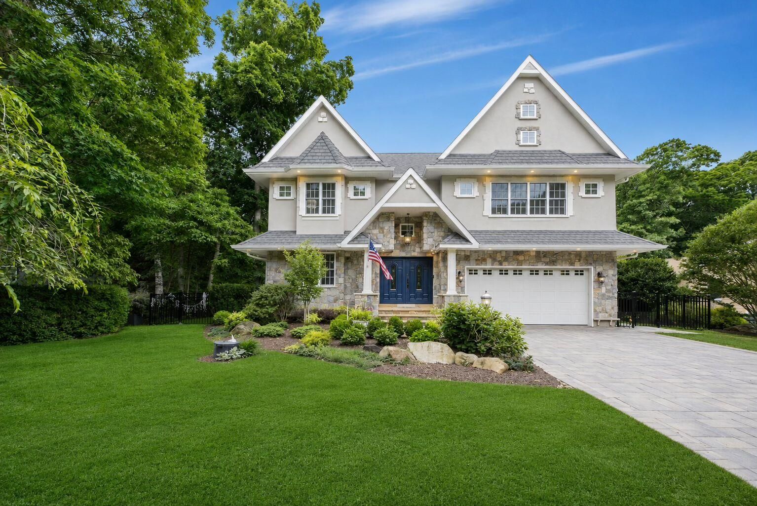 2015 Kenneys Road Southold, NY 11971 - Photo 2 of 37 Gallery Image 2