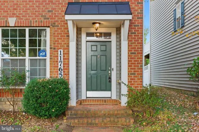 $2,950 | 11765 Skylark Road, Clarksburg, MD 20871