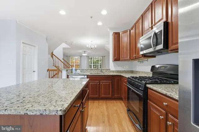 $2,950 | 11765 Skylark Road, Clarksburg, MD 20871