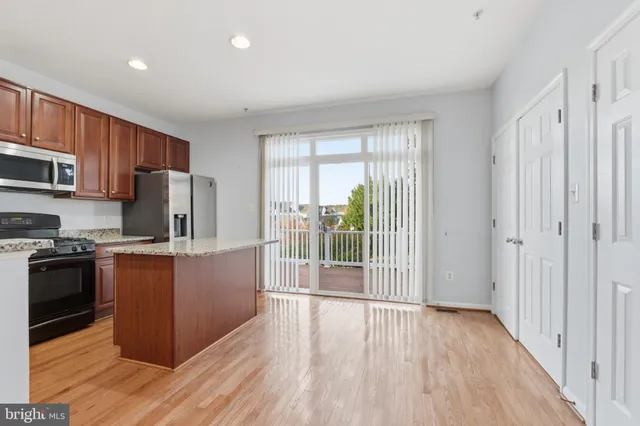 $2,950 | 11765 Skylark Road, Clarksburg, MD 20871