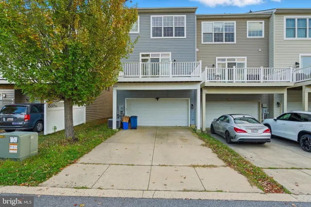 $2,950 | 11765 Skylark Road, Clarksburg, MD 20871