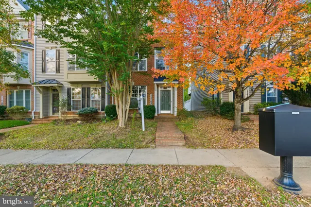 $2,950 | 11765 Skylark Road, Clarksburg, MD 20871