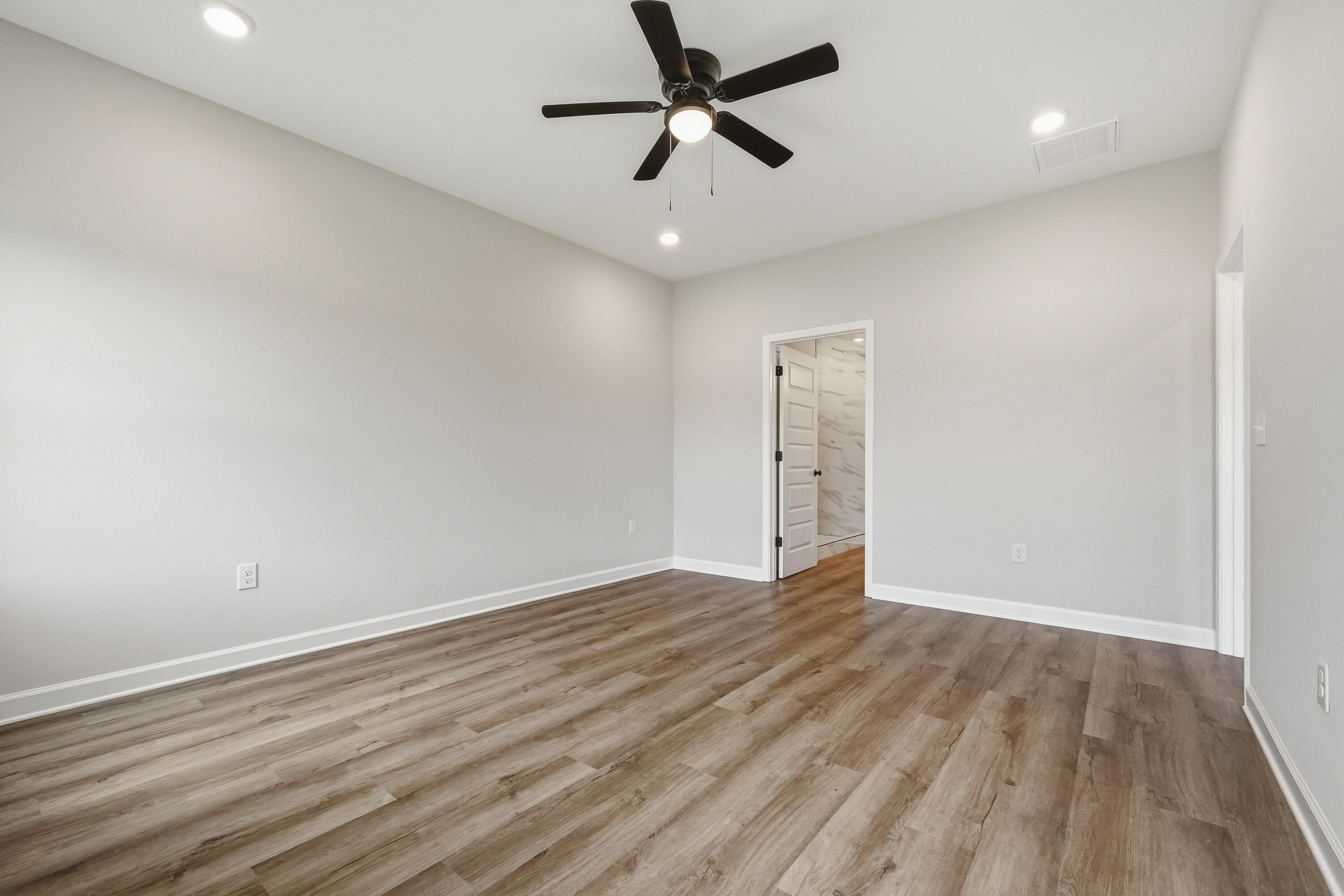 2827 Blackbird Court Crestview, FL 32539 - Photo 13 of 22 1